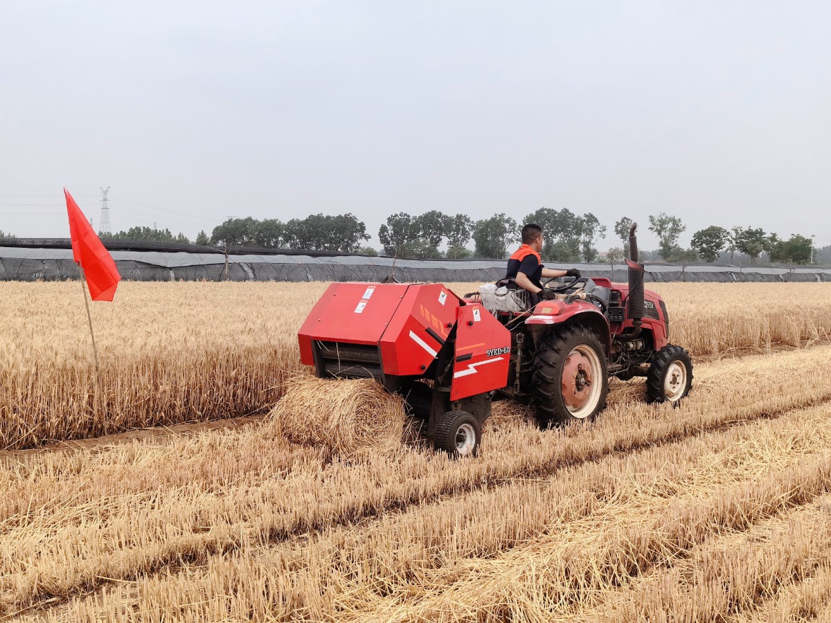 秸稈打捆機怎樣使用才更規范